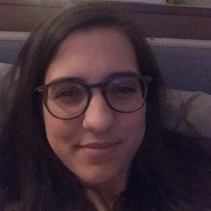 Meet your Posher, Laura